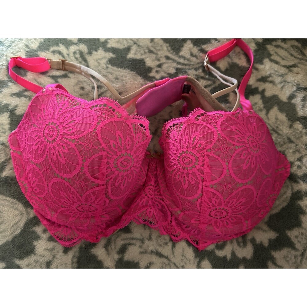 Victoria's Secret Pink Bra Aerie Size 34C , Adjustable Stapes, Bright Pink Lace